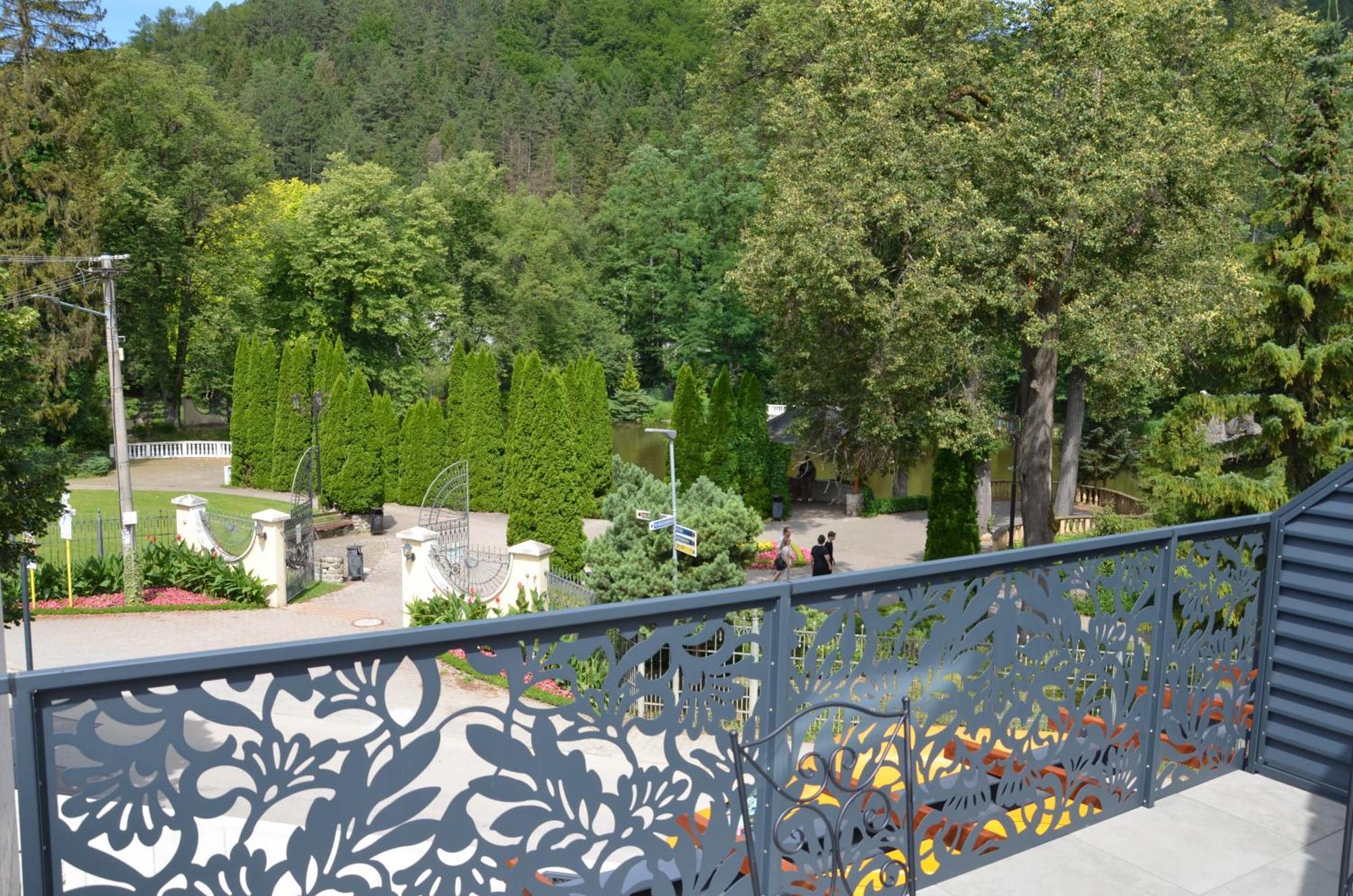 Floravilla Rajecké Teplice Exteriör bild
